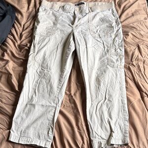 Women’s Cream Cargo Capris